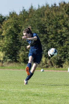Bild 95 - B-Juniorinnen Krummesser SV - SV Henstedt Ulzburg : Ergebnis: 0:3